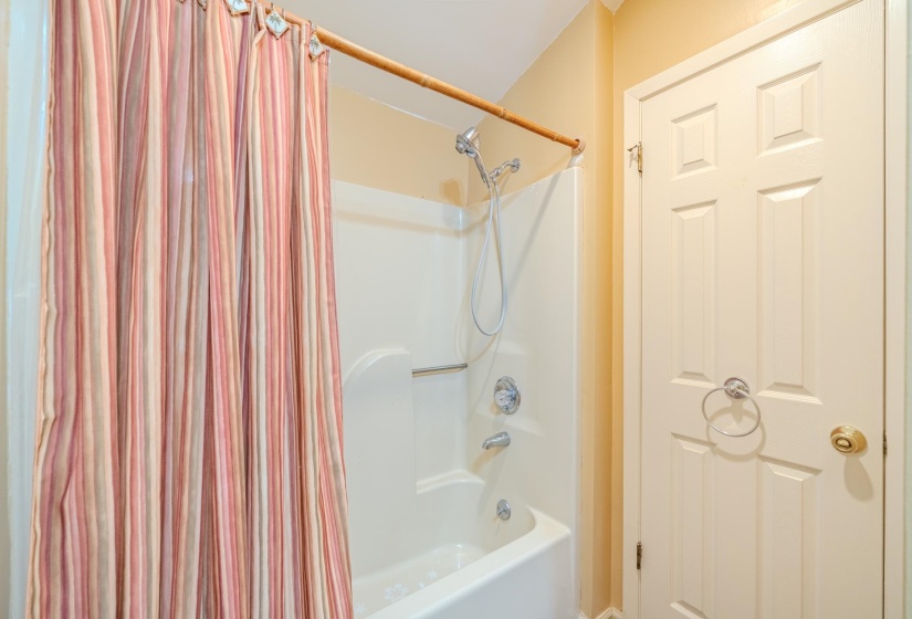 116 DRIFTWOOD RD, Counce, Tennessee 38326, 3 Bedrooms Bedrooms, 7 Rooms Rooms,2 BathroomsBathrooms,Residential,For Sale,DRIFTWOOD,10211180