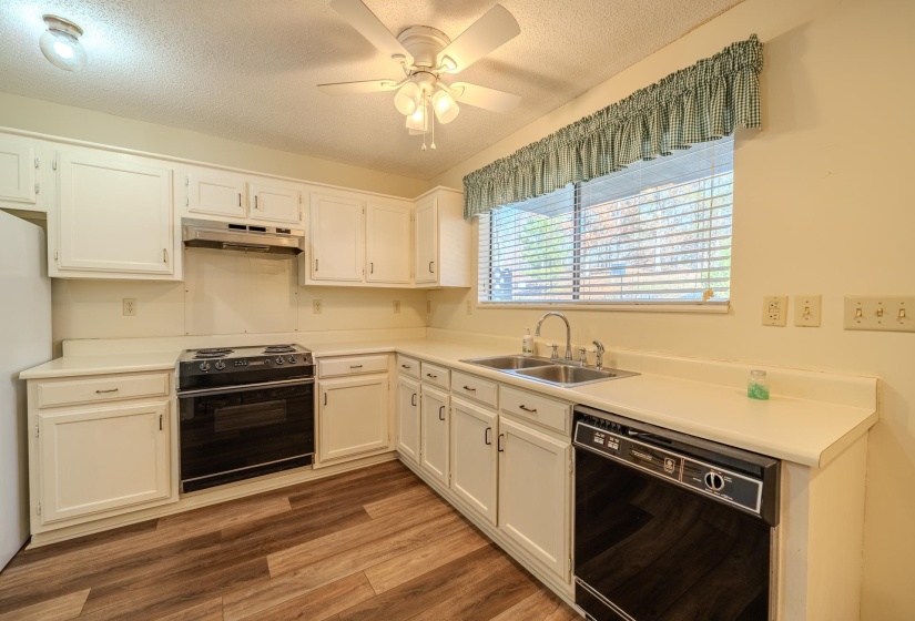 116 DRIFTWOOD RD, Counce, Tennessee 38326, 3 Bedrooms Bedrooms, 7 Rooms Rooms,2 BathroomsBathrooms,Residential,For Sale,DRIFTWOOD,10211180