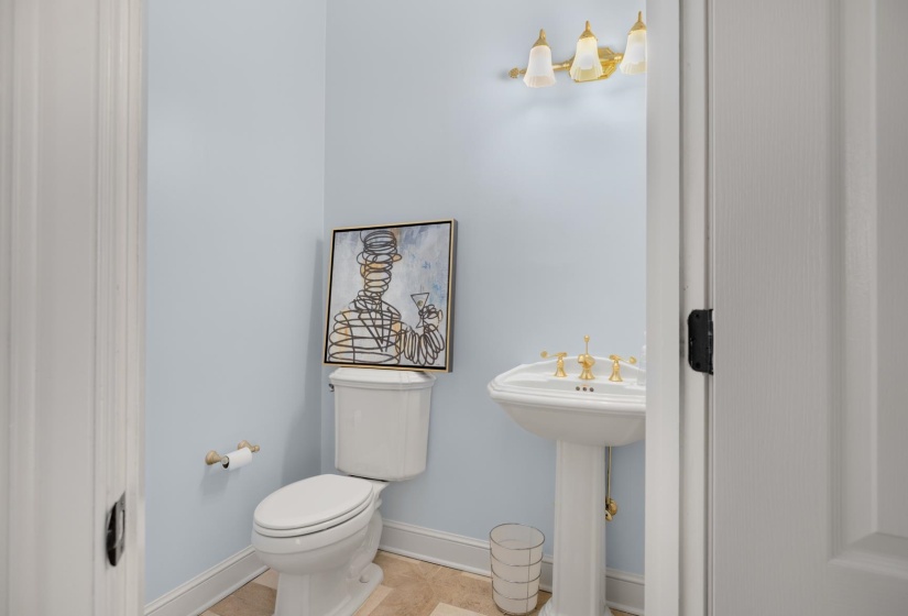 2445 EAGLERIDGE LN, Memphis, Tennessee 38016, 4 Bedrooms Bedrooms, 8 Rooms Rooms,3.1 BathroomsBathrooms,Residential,For Sale,EAGLERIDGE,10211194