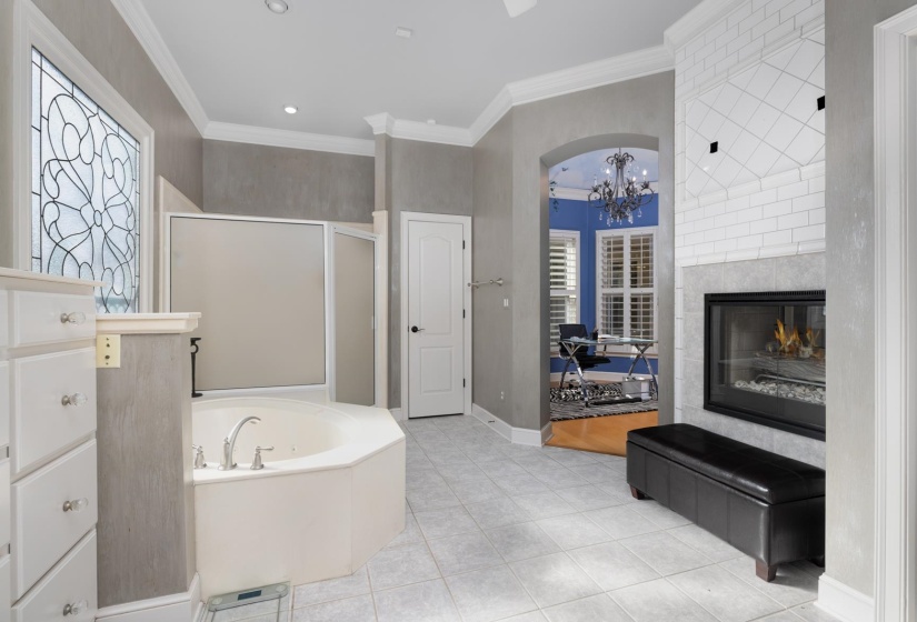 2445 EAGLERIDGE LN, Memphis, Tennessee 38016, 4 Bedrooms Bedrooms, 8 Rooms Rooms,3.1 BathroomsBathrooms,Residential,For Sale,EAGLERIDGE,10211194