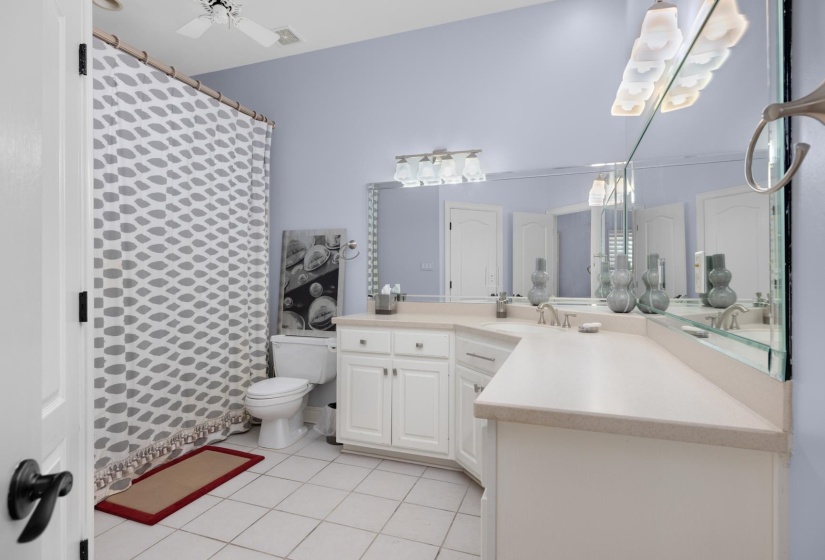 2445 EAGLERIDGE LN, Memphis, Tennessee 38016, 4 Bedrooms Bedrooms, 8 Rooms Rooms,3.1 BathroomsBathrooms,Residential,For Sale,EAGLERIDGE,10211194