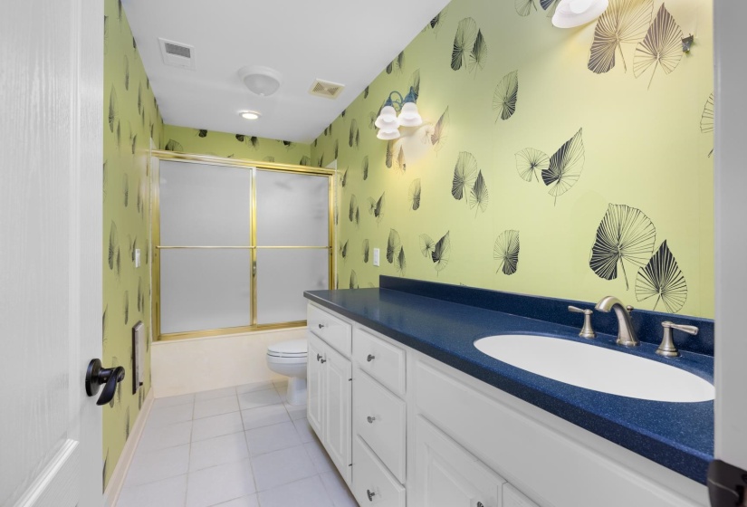 2445 EAGLERIDGE LN, Memphis, Tennessee 38016, 4 Bedrooms Bedrooms, 8 Rooms Rooms,3.1 BathroomsBathrooms,Residential,For Sale,EAGLERIDGE,10211194
