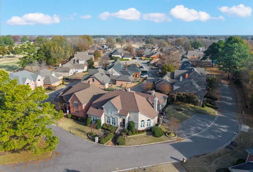 2445 EAGLERIDGE LN, Memphis, Tennessee 38016, 4 Bedrooms Bedrooms, 8 Rooms Rooms,3.1 BathroomsBathrooms,Residential,For Sale,EAGLERIDGE,10211194