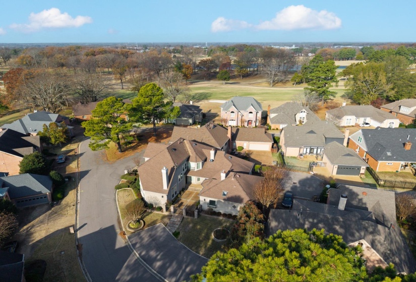 2445 EAGLERIDGE LN, Memphis, Tennessee 38016, 4 Bedrooms Bedrooms, 8 Rooms Rooms,3.1 BathroomsBathrooms,Residential,For Sale,EAGLERIDGE,10211194