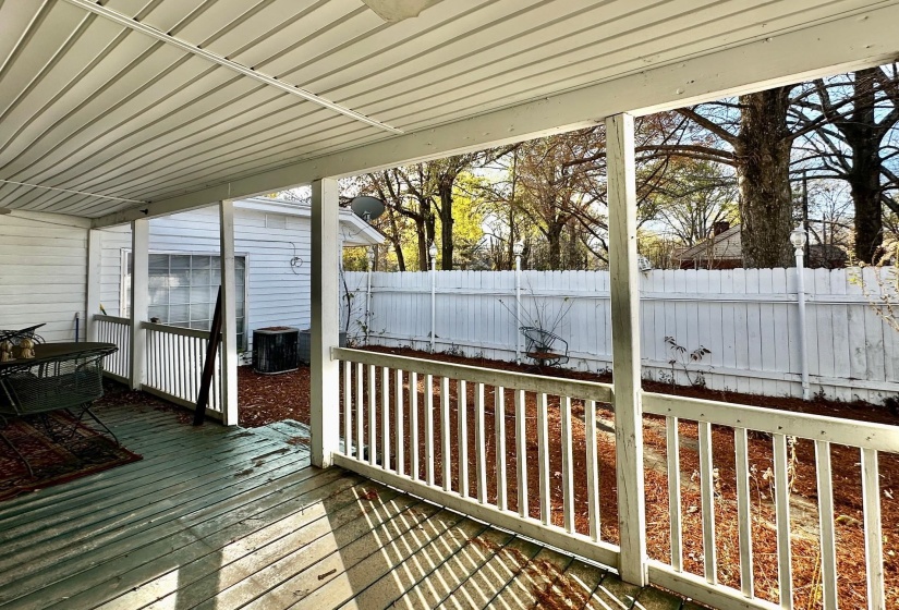 1108 WHITEHAVEN LN, Memphis, Tennessee 38116, 5 Bedroom Bedrooms, 2 Room Rooms,2.1 BathroomBathrooms,Residential,For Sale,WHITEHAVEN,0,10211212