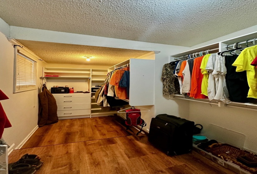 1108 WHITEHAVEN LN, Memphis, Tennessee 38116, 5 Bedroom Bedrooms, 2 Room Rooms,2.1 BathroomBathrooms,Residential,For Sale,WHITEHAVEN,0,10211212