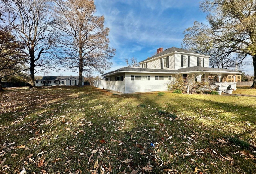 1108 WHITEHAVEN LN, Memphis, Tennessee 38116, 5 Bedroom Bedrooms, 2 Room Rooms,2.1 BathroomBathrooms,Residential,For Sale,WHITEHAVEN,0,10211212