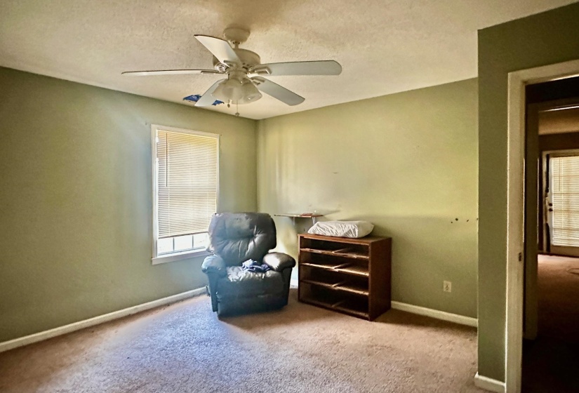 1108 WHITEHAVEN LN, Memphis, Tennessee 38116, 5 Bedroom Bedrooms, 2 Room Rooms,2.1 BathroomBathrooms,Residential,For Sale,WHITEHAVEN,0,10211212