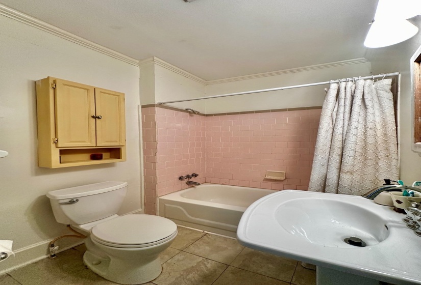 1108 WHITEHAVEN LN, Memphis, Tennessee 38116, 5 Bedroom Bedrooms, 2 Room Rooms,2.1 BathroomBathrooms,Residential,For Sale,WHITEHAVEN,0,10211212