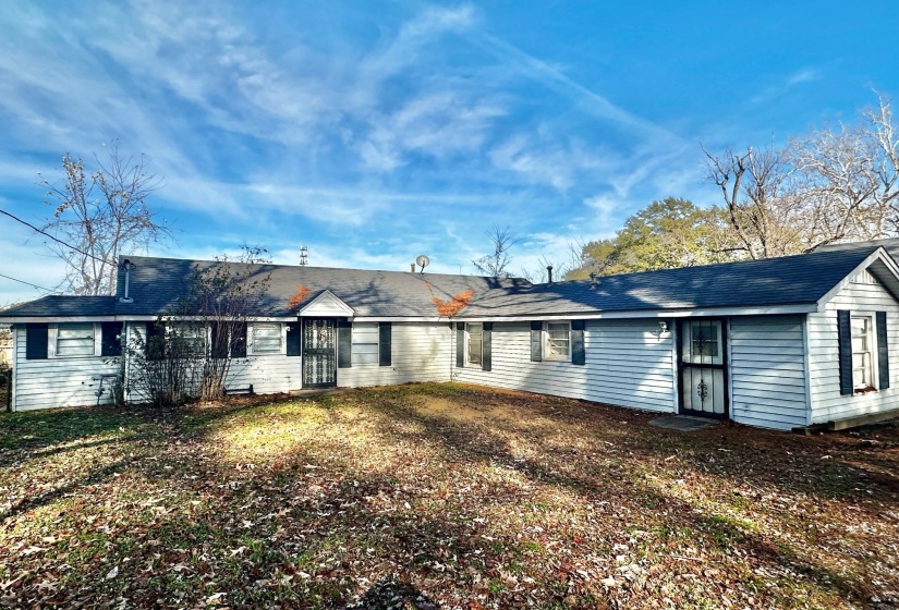 1108 WHITEHAVEN LN, Memphis, Tennessee 38116, 5 Bedroom Bedrooms, 2 Room Rooms,2.1 BathroomBathrooms,Residential,For Sale,WHITEHAVEN,0,10211212