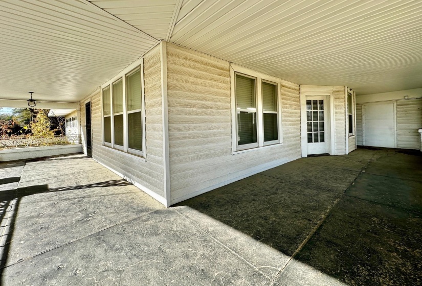 1108 WHITEHAVEN LN, Memphis, Tennessee 38116, 5 Bedroom Bedrooms, 2 Room Rooms,2.1 BathroomBathrooms,Residential,For Sale,WHITEHAVEN,0,10211212