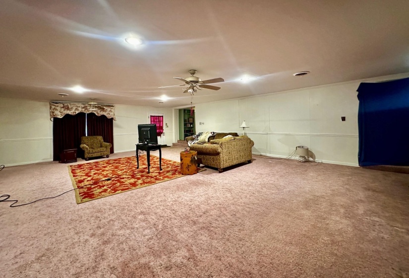 1108 WHITEHAVEN LN, Memphis, Tennessee 38116, 5 Bedroom Bedrooms, 2 Room Rooms,2.1 BathroomBathrooms,Residential,For Sale,WHITEHAVEN,0,10211212