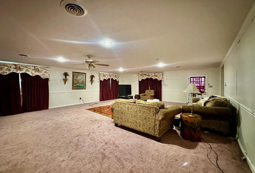 1108 WHITEHAVEN LN, Memphis, Tennessee 38116, 5 Bedroom Bedrooms, 2 Room Rooms,2.1 BathroomBathrooms,Residential,For Sale,WHITEHAVEN,0,10211212