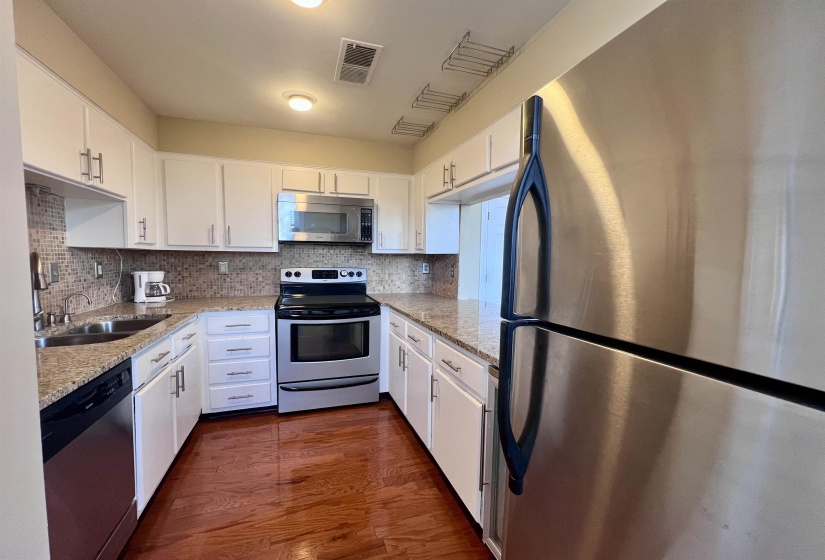 10 MAIN ST, Memphis, Tennessee 38103, 2 Bedrooms Bedrooms, 4 Rooms Rooms,2 BathroomsBathrooms,Residential,For Sale,MAIN,10211217