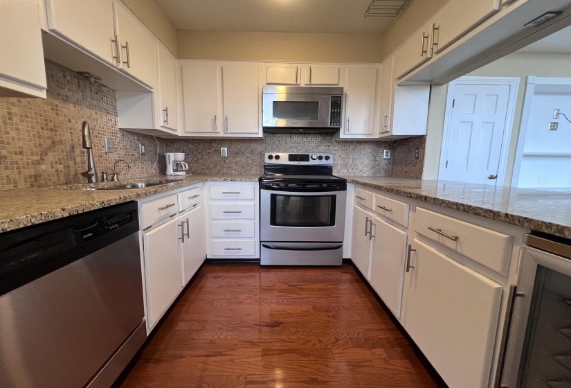 10 MAIN ST, Memphis, Tennessee 38103, 2 Bedrooms Bedrooms, 4 Rooms Rooms,2 BathroomsBathrooms,Residential,For Sale,MAIN,10211217