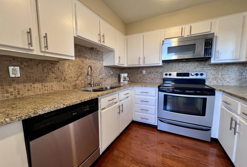 10 MAIN ST, Memphis, Tennessee 38103, 2 Bedrooms Bedrooms, 4 Rooms Rooms,2 BathroomsBathrooms,Residential,For Sale,MAIN,10211217