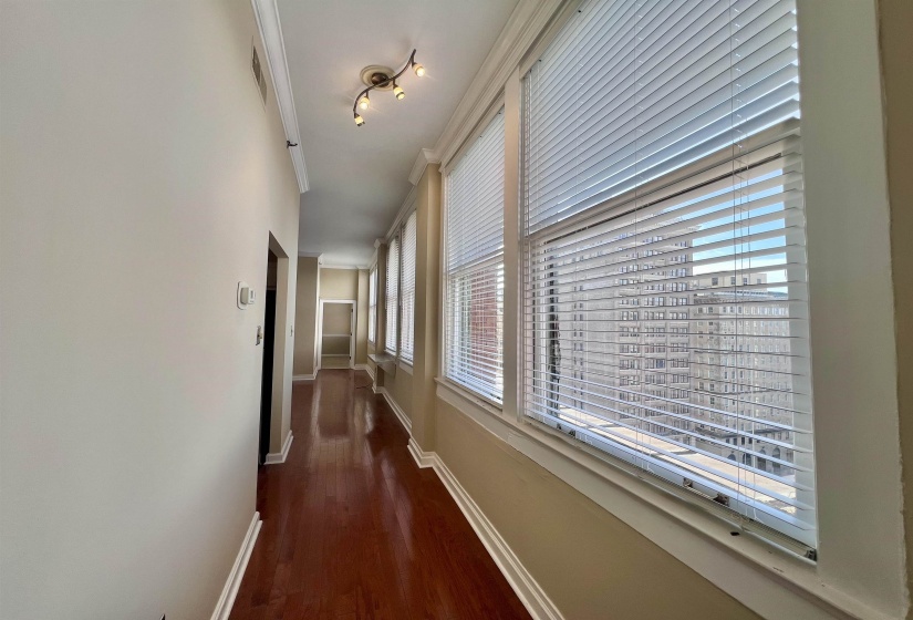 10 MAIN ST, Memphis, Tennessee 38103, 2 Bedrooms Bedrooms, 4 Rooms Rooms,2 BathroomsBathrooms,Residential,For Sale,MAIN,10211217