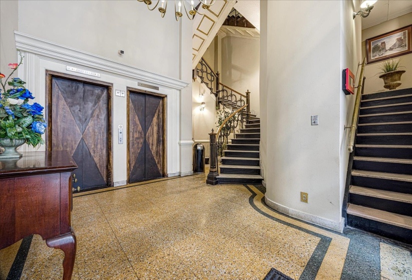 10 MAIN ST, Memphis, Tennessee 38103, 2 Bedrooms Bedrooms, 4 Rooms Rooms,2 BathroomsBathrooms,Residential,For Sale,MAIN,10211217