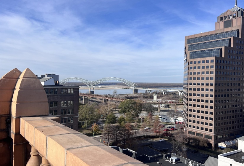 10 MAIN ST, Memphis, Tennessee 38103, 2 Bedrooms Bedrooms, 4 Rooms Rooms,2 BathroomsBathrooms,Residential,For Sale,MAIN,10211217