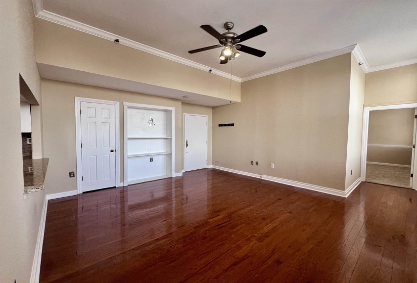 10 MAIN ST, Memphis, Tennessee 38103, 2 Bedrooms Bedrooms, 4 Rooms Rooms,2 BathroomsBathrooms,Residential,For Sale,MAIN,10211217