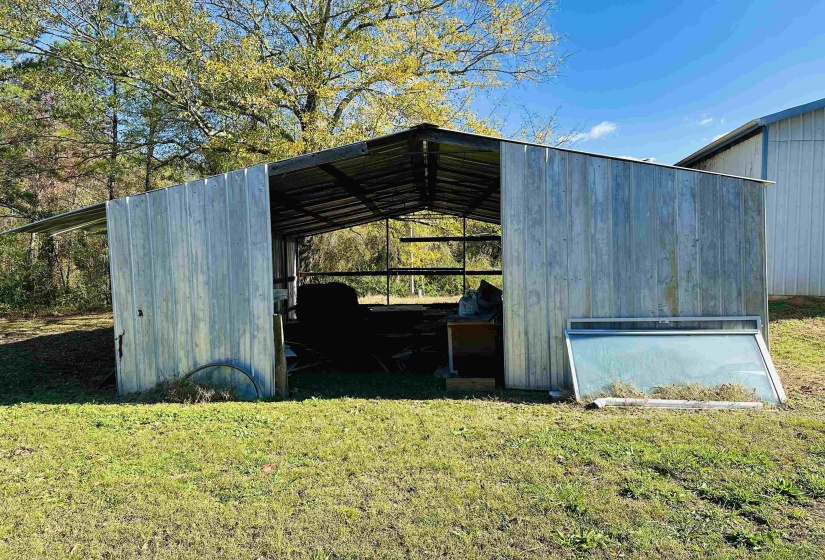 155 BORDEN LOOP, Crump, Tennessee 38327, ,Commercial/industrial,For Sale,BORDEN,10188823