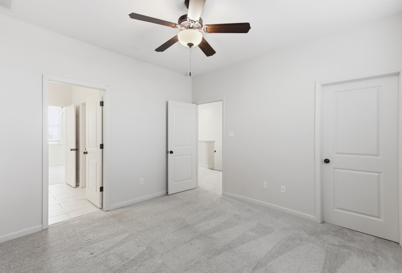 Upstairs bedroom featuring a nice size walk in closet