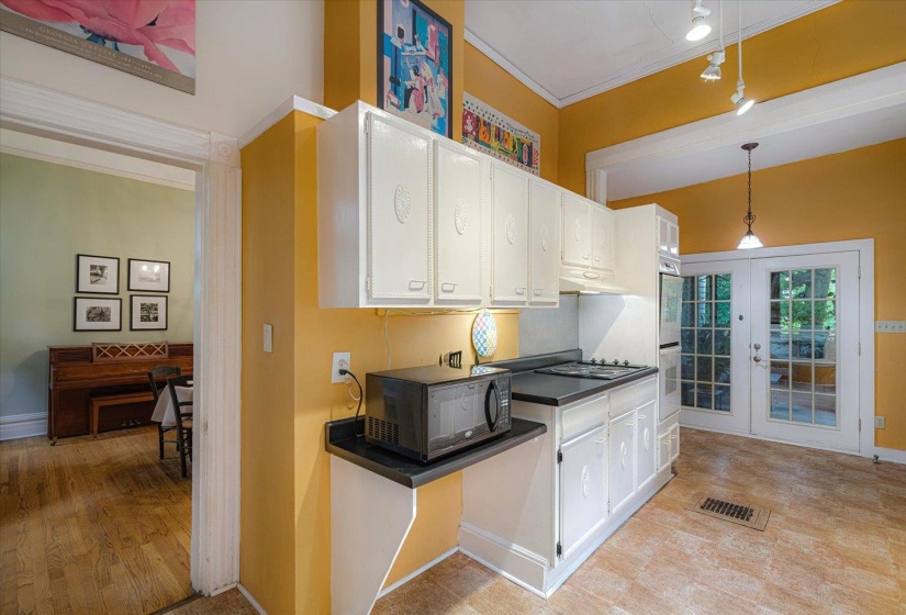 1785 GLENWOOD PL, Memphis, Tennessee 38104, 3 Bedrooms Bedrooms, 7 Rooms Rooms,2 BathroomsBathrooms,Residential,For Sale,GLENWOOD,10211274