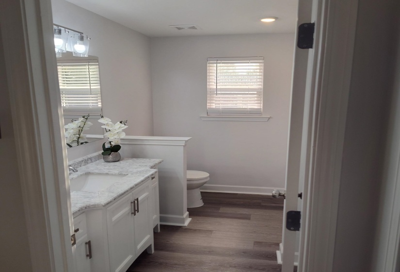1066 PARKWAY ST, Memphis, Tennessee 38105, 4 Bedrooms Bedrooms, 8 Rooms Rooms,2.1 BathroomsBathrooms,Residential,For Sale,PARKWAY,10211283