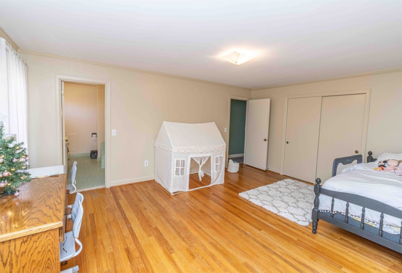 228 THIRD ST, Selmer, Tennessee 38375, 5 Bedrooms Bedrooms, 10 Rooms Rooms,3 BathroomsBathrooms,Residential,For Sale,THIRD,10211285