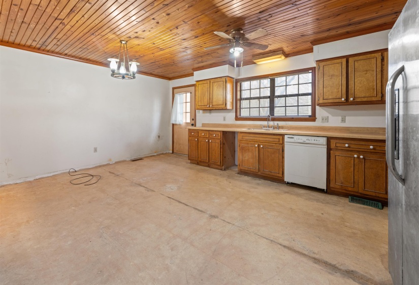 465 METRO RD, Eads, Tennessee 38028-3123, 5 Bedrooms Bedrooms, 9 Rooms Rooms,3 BathroomsBathrooms,Residential,For Sale,METRO,10211352