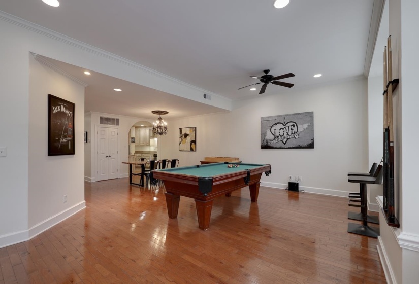 107 COURT AVE, Memphis, Tennessee 38103, 2 Bedrooms Bedrooms, 5 Rooms Rooms,2 BathroomsBathrooms,Residential,For Sale,COURT,10211402