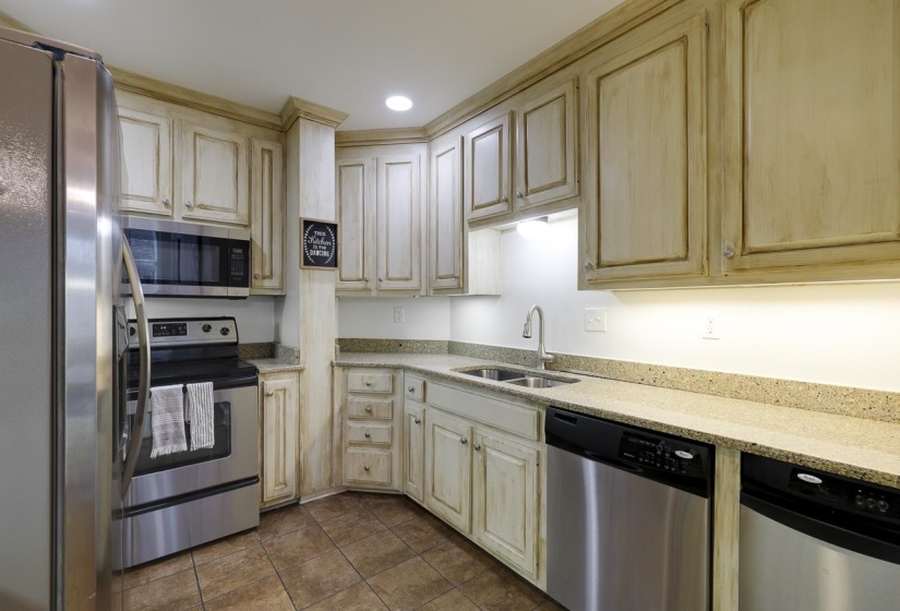 107 COURT AVE, Memphis, Tennessee 38103, 2 Bedrooms Bedrooms, 5 Rooms Rooms,2 BathroomsBathrooms,Residential,For Sale,COURT,10211402
