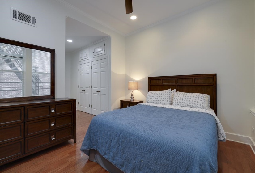 107 COURT AVE, Memphis, Tennessee 38103, 2 Bedrooms Bedrooms, 5 Rooms Rooms,2 BathroomsBathrooms,Residential,For Sale,COURT,10211402