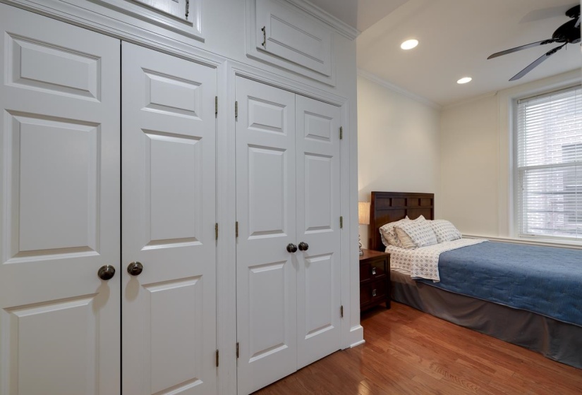 107 COURT AVE, Memphis, Tennessee 38103, 2 Bedrooms Bedrooms, 5 Rooms Rooms,2 BathroomsBathrooms,Residential,For Sale,COURT,10211402