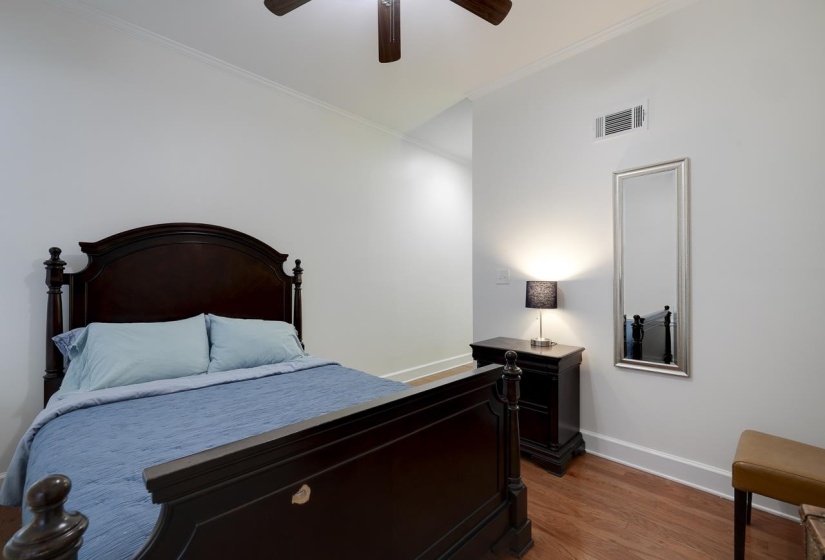 107 COURT AVE, Memphis, Tennessee 38103, 2 Bedrooms Bedrooms, 5 Rooms Rooms,2 BathroomsBathrooms,Residential,For Sale,COURT,10211402