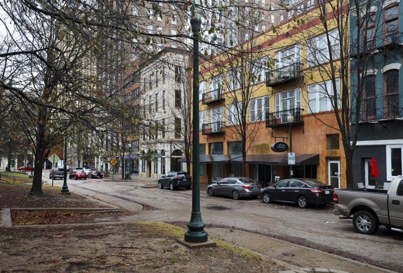107 COURT AVE, Memphis, Tennessee 38103, 2 Bedrooms Bedrooms, 5 Rooms Rooms,2 BathroomsBathrooms,Residential,For Sale,COURT,10211402