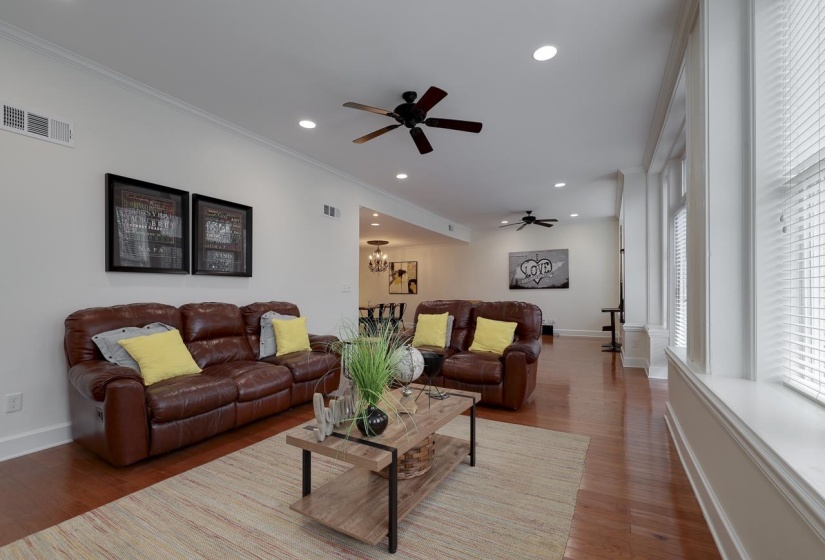 107 COURT AVE, Memphis, Tennessee 38103, 2 Bedrooms Bedrooms, 5 Rooms Rooms,2 BathroomsBathrooms,Residential,For Sale,COURT,10211402
