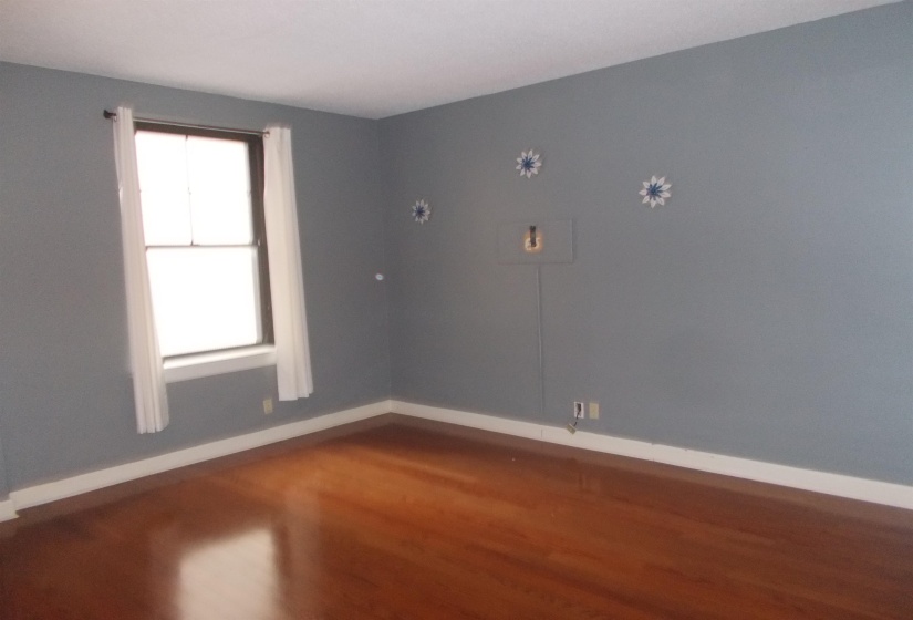 109 MAIN ST, Memphis, Tennessee 38103, 1 Bedroom Bedrooms, 3 Room Rooms,1 BathroomBathrooms,Residential,For Sale,MAIN,0,10211464