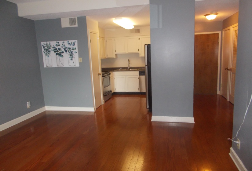 109 MAIN ST, Memphis, Tennessee 38103, 1 Bedroom Bedrooms, 3 Room Rooms,1 BathroomBathrooms,Residential,For Sale,MAIN,0,10211464
