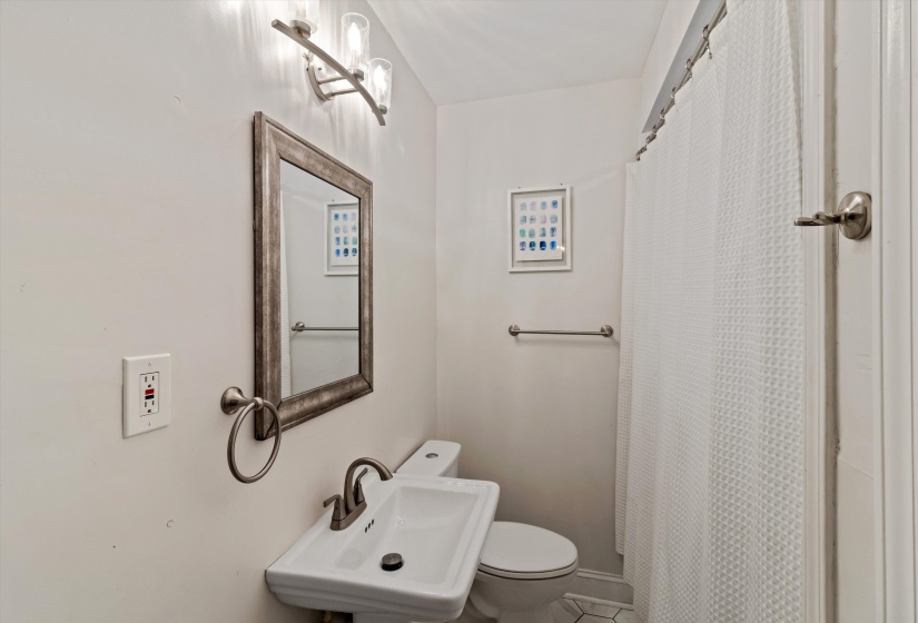 909 MCLEAN BLVD, Memphis, Tennessee 38114, 6 Bedrooms Bedrooms, 10 Rooms Rooms,4 BathroomsBathrooms,Residential,For Sale,MCLEAN,10211487