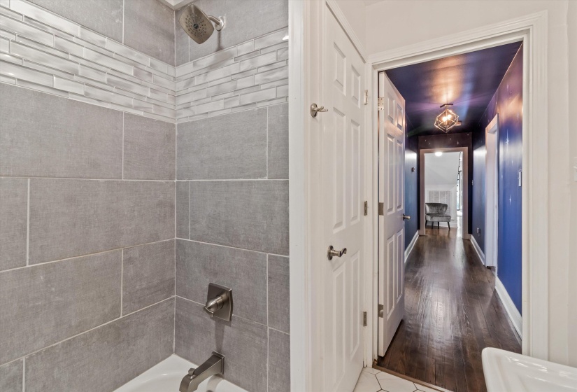 909 MCLEAN BLVD, Memphis, Tennessee 38114, 6 Bedrooms Bedrooms, 10 Rooms Rooms,4 BathroomsBathrooms,Residential,For Sale,MCLEAN,10211487