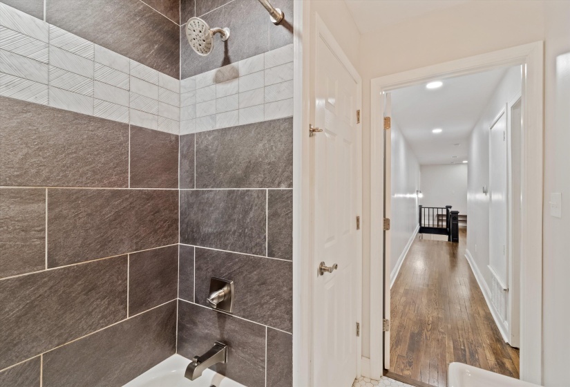 909 MCLEAN BLVD, Memphis, Tennessee 38114, 6 Bedrooms Bedrooms, 10 Rooms Rooms,4 BathroomsBathrooms,Residential,For Sale,MCLEAN,10211487