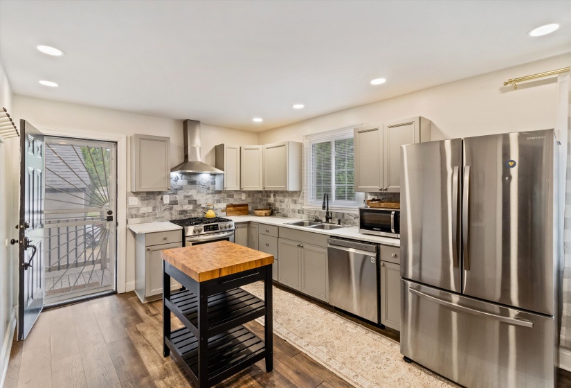 909 MCLEAN BLVD, Memphis, Tennessee 38114, 6 Bedrooms Bedrooms, 10 Rooms Rooms,4 BathroomsBathrooms,Residential,For Sale,MCLEAN,10211487
