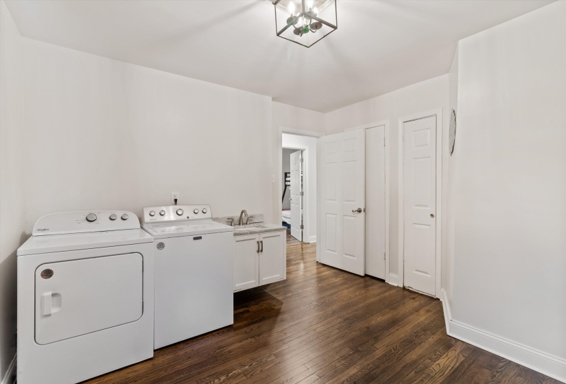 909 MCLEAN BLVD, Memphis, Tennessee 38114, 6 Bedrooms Bedrooms, 10 Rooms Rooms,4 BathroomsBathrooms,Residential,For Sale,MCLEAN,10211487