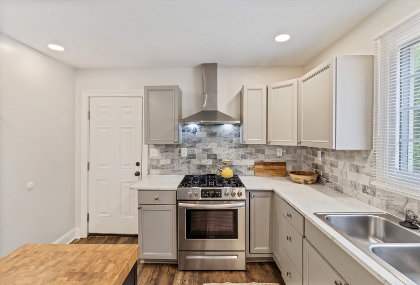 909 MCLEAN BLVD, Memphis, Tennessee 38114, 6 Bedrooms Bedrooms, 10 Rooms Rooms,4 BathroomsBathrooms,Residential,For Sale,MCLEAN,10211487