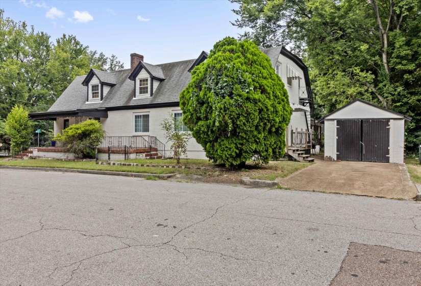909 MCLEAN BLVD, Memphis, Tennessee 38114, 6 Bedrooms Bedrooms, 10 Rooms Rooms,4 BathroomsBathrooms,Residential,For Sale,MCLEAN,10211487