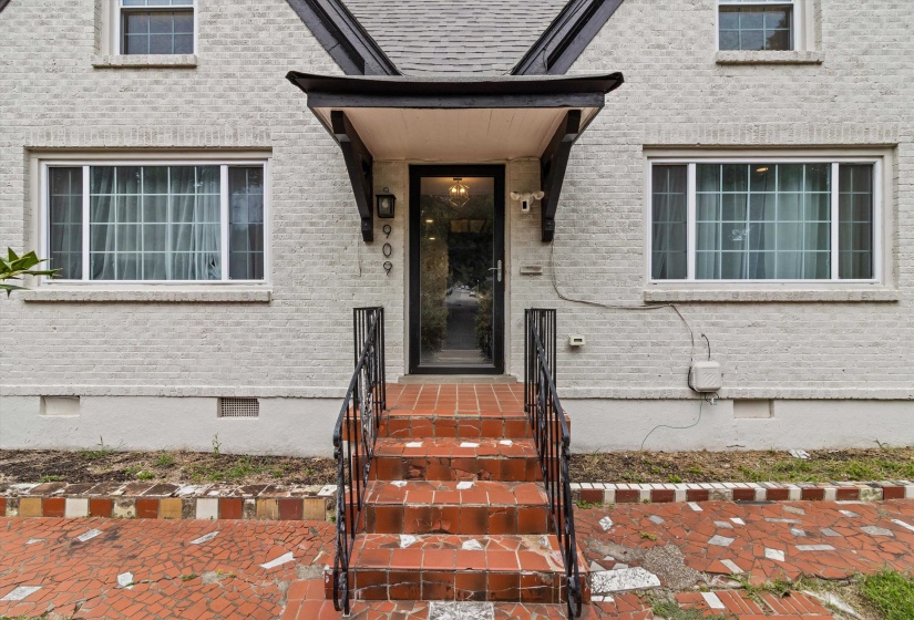 909 MCLEAN BLVD, Memphis, Tennessee 38114, 6 Bedrooms Bedrooms, 10 Rooms Rooms,4 BathroomsBathrooms,Residential,For Sale,MCLEAN,10211487