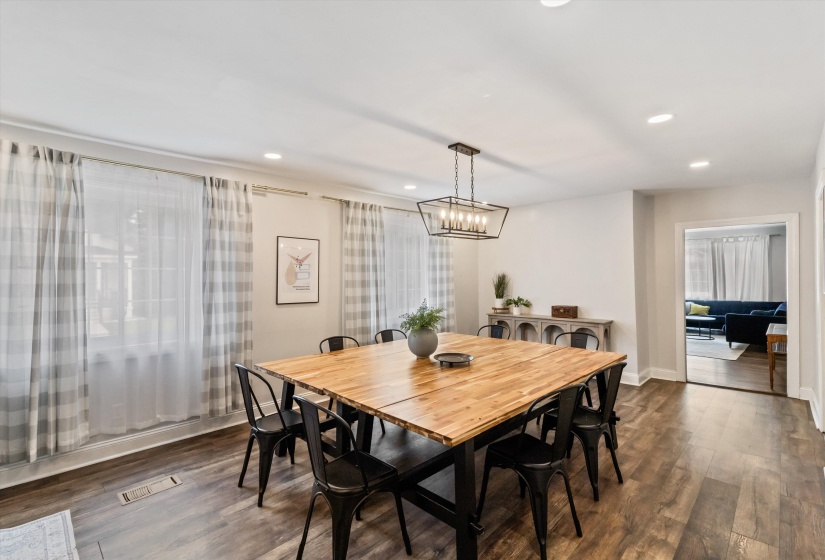 909 MCLEAN BLVD, Memphis, Tennessee 38114, 6 Bedrooms Bedrooms, 10 Rooms Rooms,4 BathroomsBathrooms,Residential,For Sale,MCLEAN,10211487