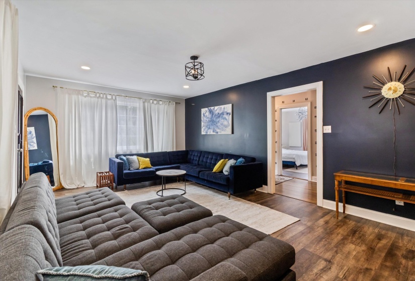 909 MCLEAN BLVD, Memphis, Tennessee 38114, 6 Bedrooms Bedrooms, 10 Rooms Rooms,4 BathroomsBathrooms,Residential,For Sale,MCLEAN,10211487