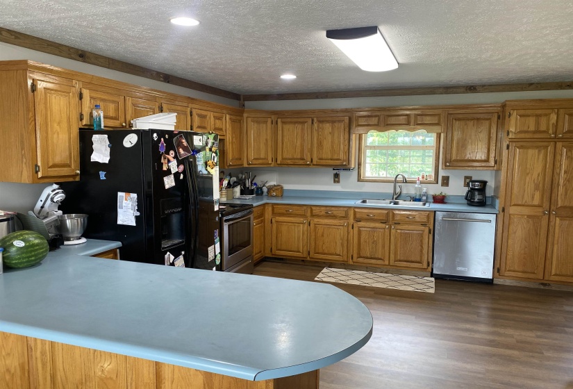 1120 JOT EM DOWN RD, Morris Chapel, Tennessee 38361, 4 Bedrooms Bedrooms, 11 Rooms Rooms,3 BathroomsBathrooms,Residential,For Sale,JOT EM DOWN,10211510